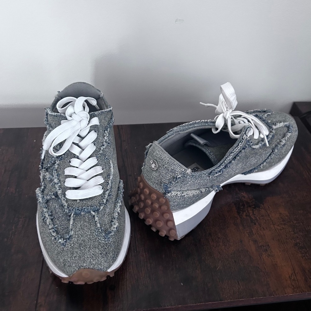 Steve Madden campo Frayed Denim Sneakers Blue Distressed Platform  lace low top